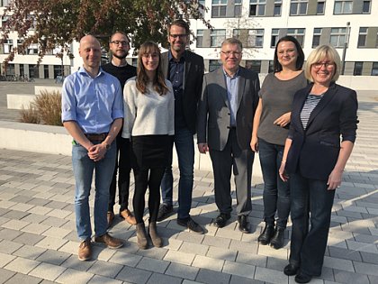 Team Regierungslehre Halle (v.l.n.r: Daniel Hellmann (M.A.), Sebastian Hünermund (M.A.), Sophie Kopsch (B.A.), Dr. Michael Kolkmann, PD Dr. Stephan Bröchler, Katja Berg (M.A.), Gabriele Dost)