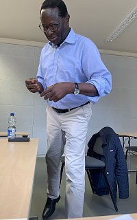 Dr. Karamba Diaby zu Gast am Institut für Politikwissenschaft